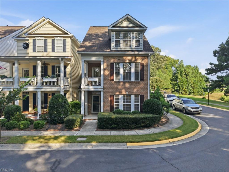 Photo 2 of 43 residential for sale in Virginia Beach virginia