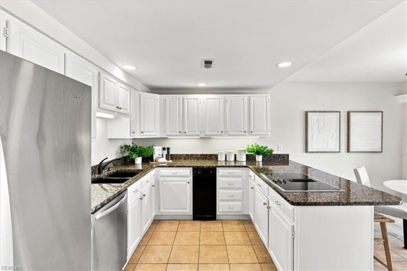 Photo 12 of 49 residential for sale in Norfolk virginia