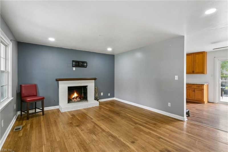 Photo 4 of 27 residential for sale in Newport News virginia Photo 4 of 27 residential for sale in Newport News virginia