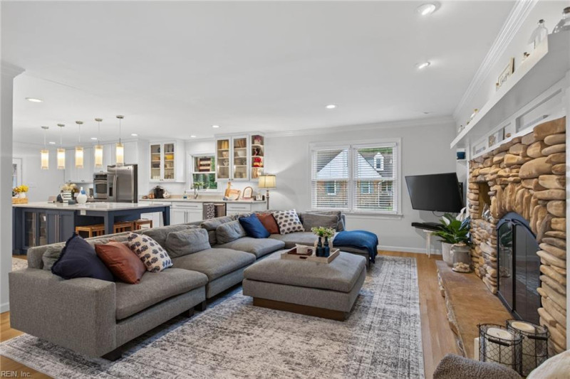 Photo 10 of 36 residential for sale in Virginia Beach virginia