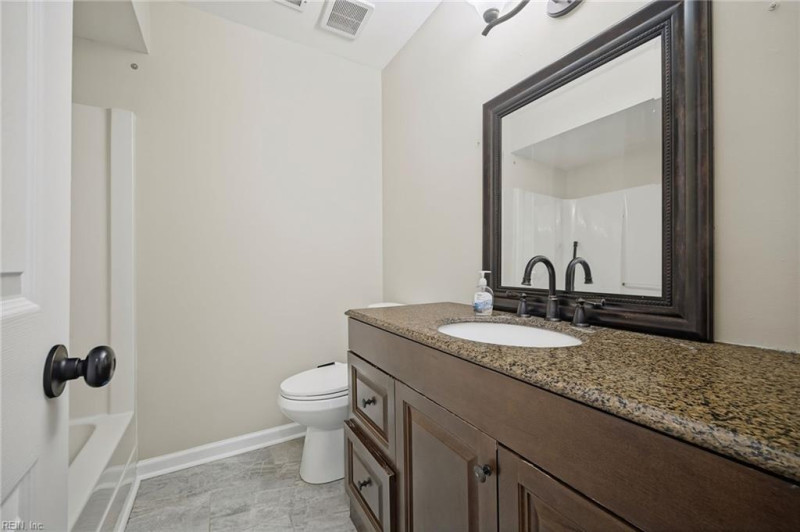 Photo 25 of 43 residential for sale in Chesapeake virginia