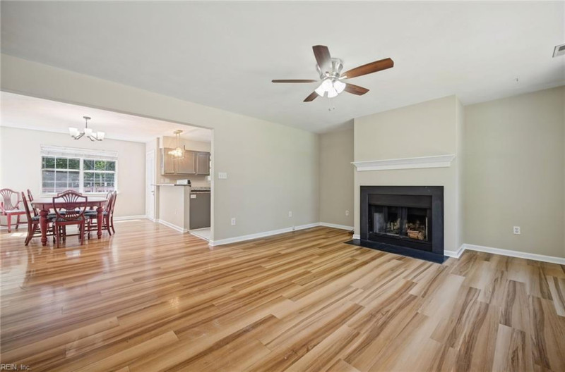 Photo 9 of 43 residential for sale in Chesapeake virginia