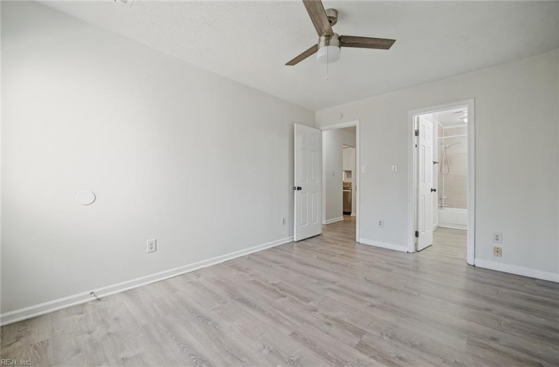 Photo 18 of 27 residential for sale in Virginia Beach virginia