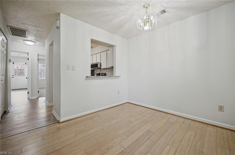 Photo 7 of 27 residential for sale in Virginia Beach virginia
