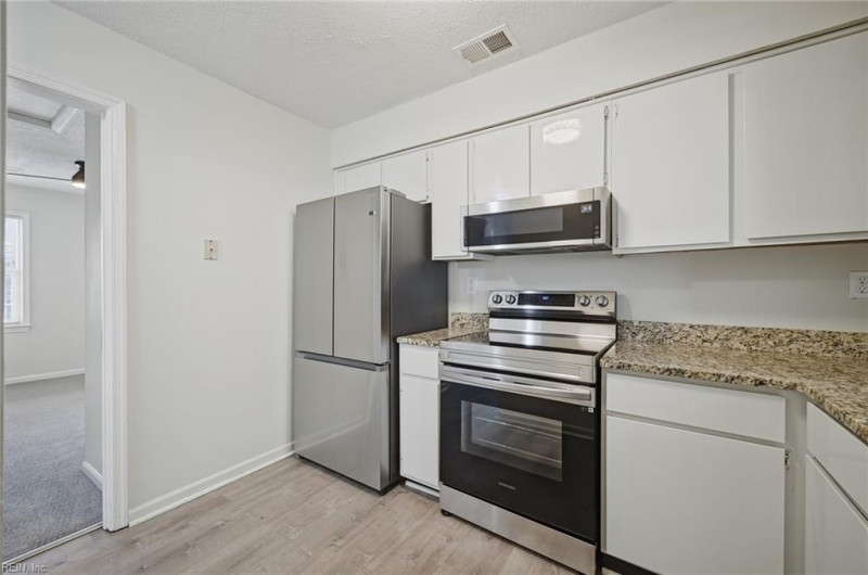 Photo 8 of 27 residential for sale in Virginia Beach virginia