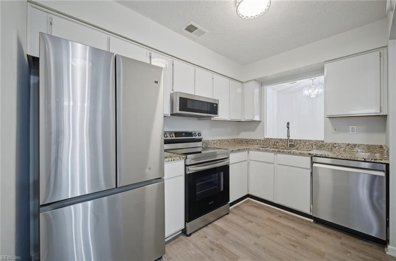 Photo 9 of 27 residential for sale in Virginia Beach virginia