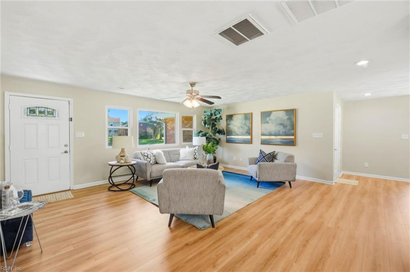 Photo 10 of 49 residential for sale in Virginia Beach virginia