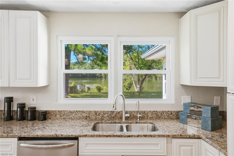 Photo 12 of 49 residential for sale in Virginia Beach virginia