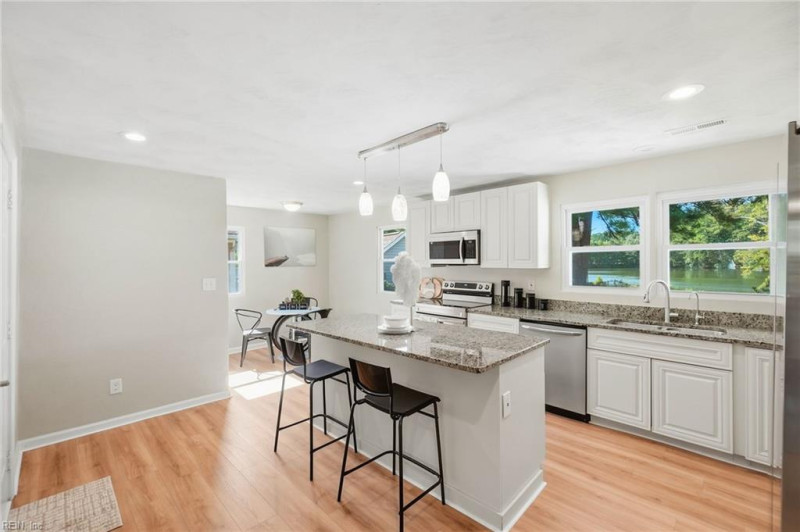 Photo 13 of 49 residential for sale in Virginia Beach virginia