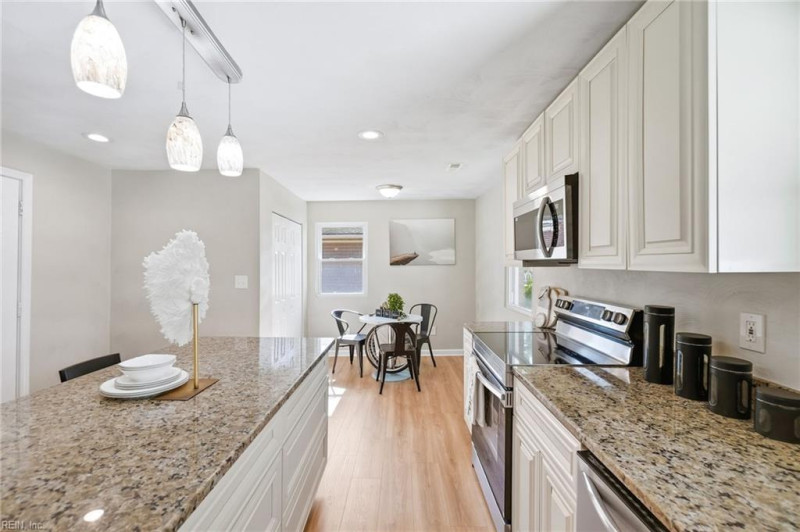 Photo 15 of 49 residential for sale in Virginia Beach virginia