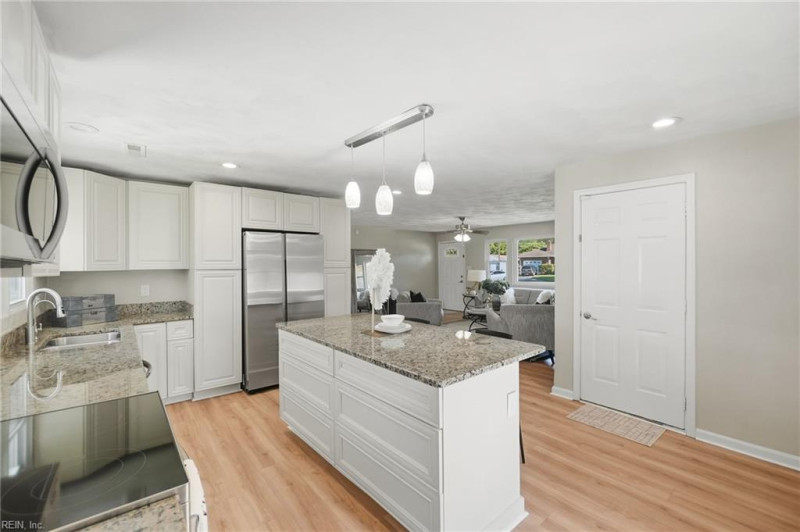 Photo 17 of 49 residential for sale in Virginia Beach virginia
