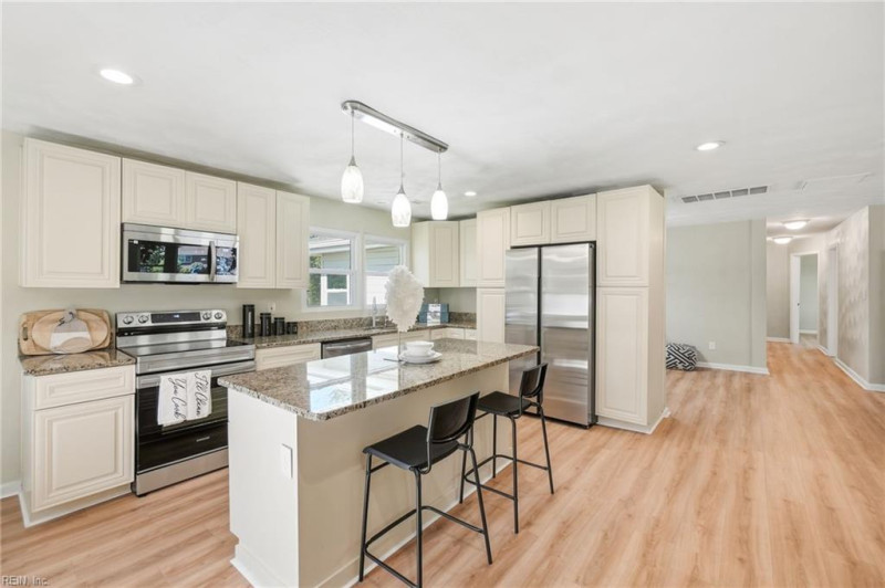 Photo 18 of 49 residential for sale in Virginia Beach virginia