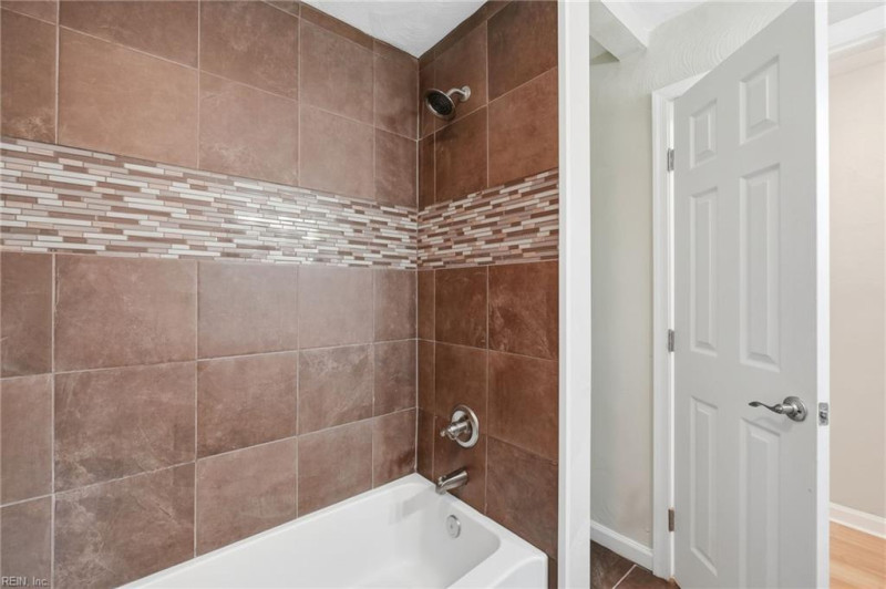 Photo 25 of 49 residential for sale in Virginia Beach virginia
