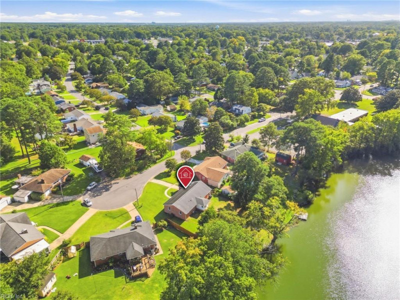 Photo 3 of 49 residential for sale in Virginia Beach virginia