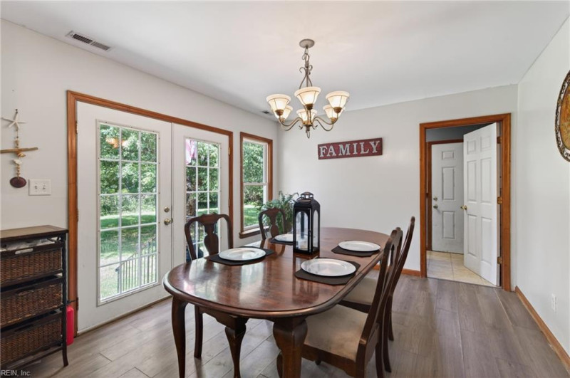 Photo 13 of 41 residential for sale in Hampton virginia