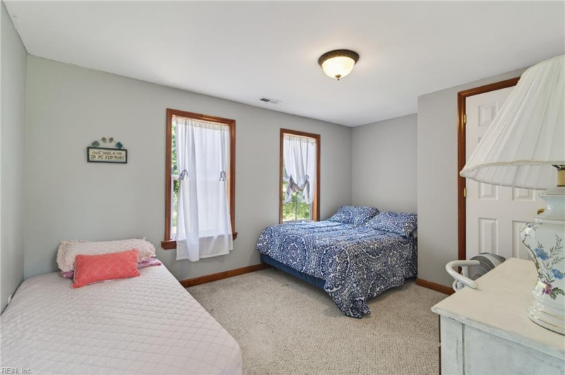 Photo 18 of 41 residential for sale in Hampton virginia