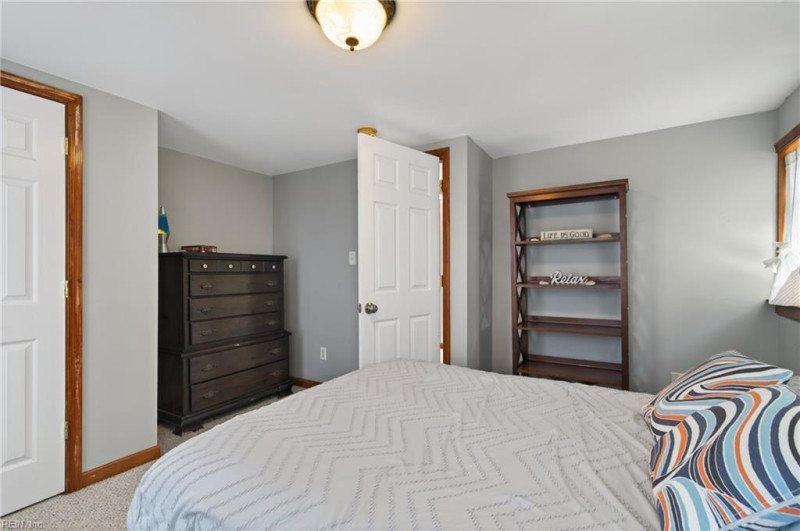Photo 19 of 41 residential for sale in Hampton virginia