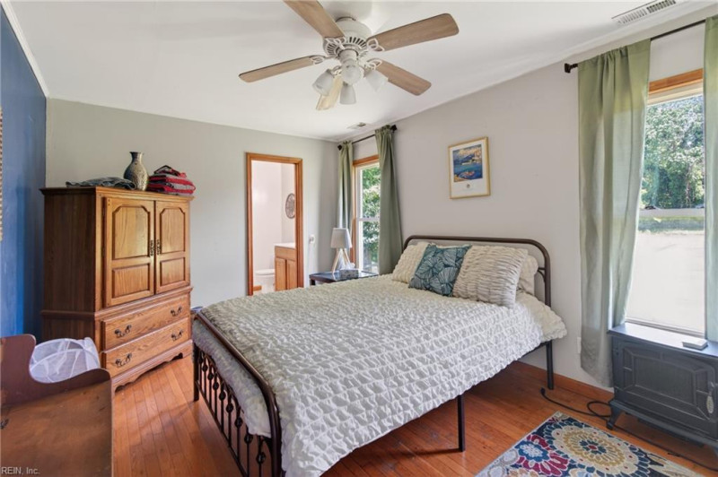 Photo 24 of 41 residential for sale in Hampton virginia