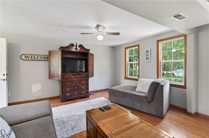 Photo 5 of 41 residential for sale in Hampton virginia