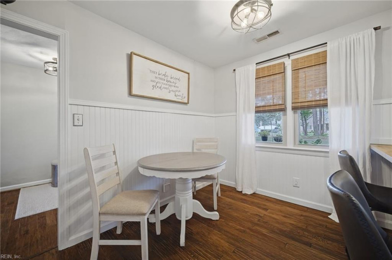 Photo 16 of 48 residential for sale in Chesapeake virginia