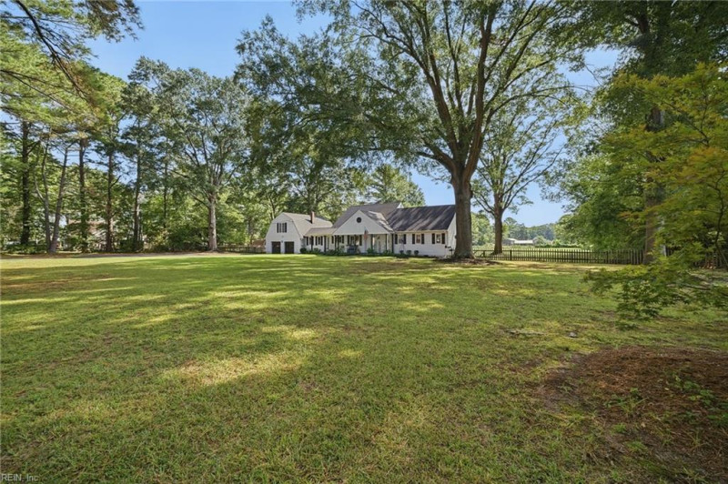 Photo 2 of 48 residential for sale in Chesapeake virginia