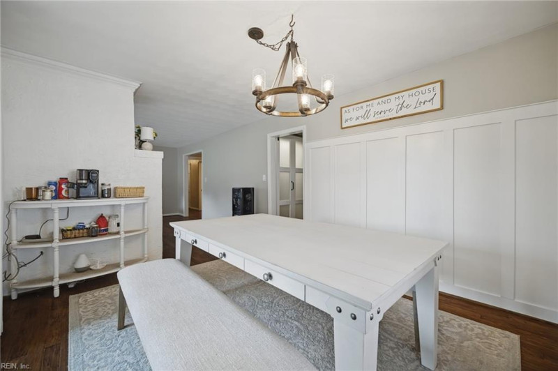 Photo 20 of 48 residential for sale in Chesapeake virginia