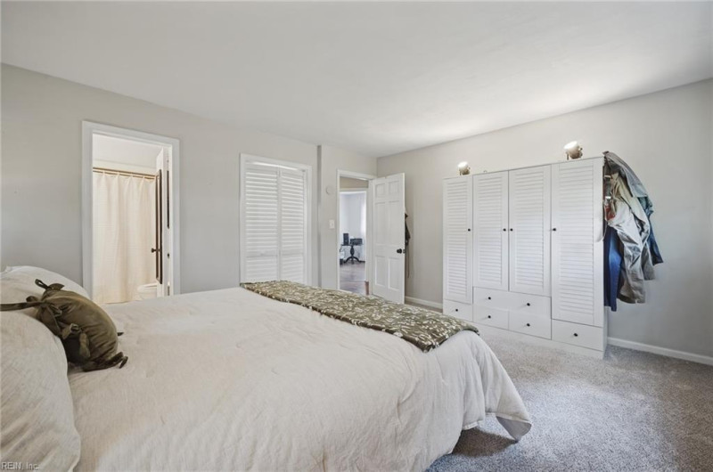 Photo 23 of 48 residential for sale in Chesapeake virginia