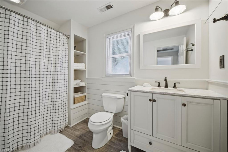 Photo 35 of 48 residential for sale in Chesapeake virginia