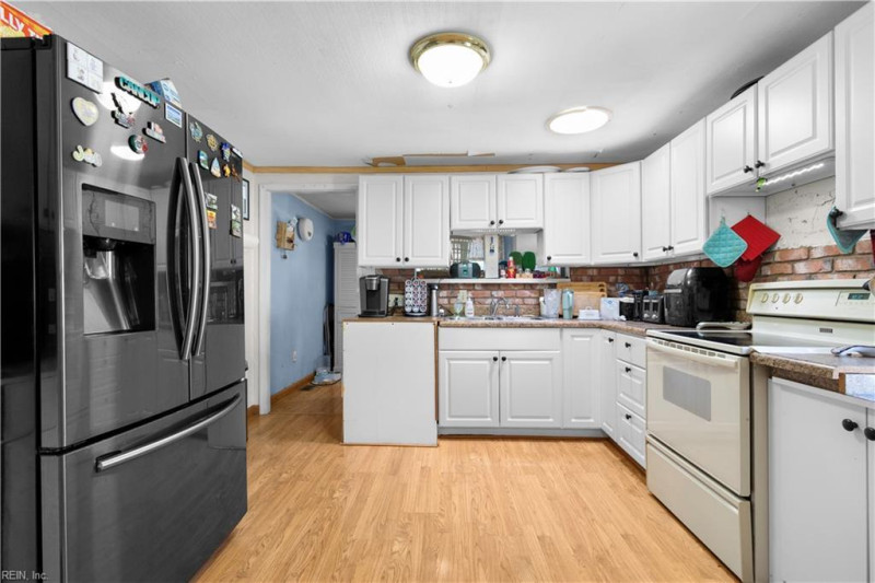 Photo 13 of 33 residential for sale in Norfolk virginia