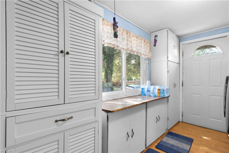 Photo 16 of 33 residential for sale in Norfolk virginia