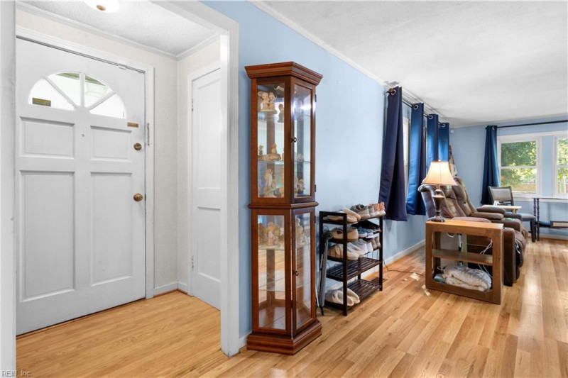 Photo 3 of 33 residential for sale in Norfolk virginia