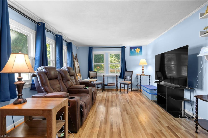 Photo 6 of 33 residential for sale in Norfolk virginia