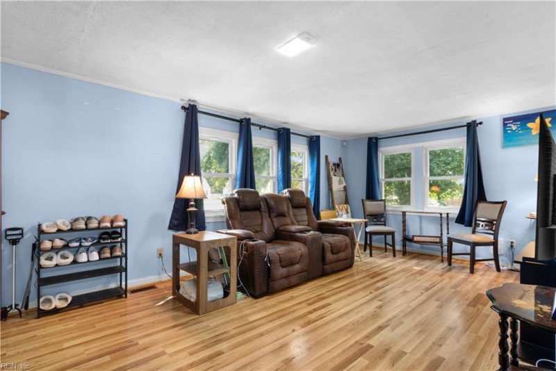Photo 7 of 33 residential for sale in Norfolk virginia