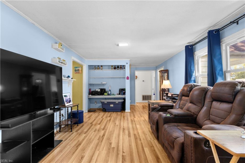 Photo 8 of 33 residential for sale in Norfolk virginia