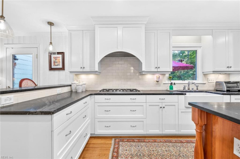 Photo 14 of 50 residential for sale in Virginia Beach virginia
