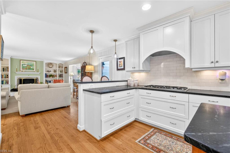 Photo 15 of 50 residential for sale in Virginia Beach virginia