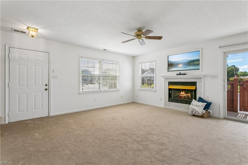 Photo 10 of 43 residential for sale in Portsmouth virginia