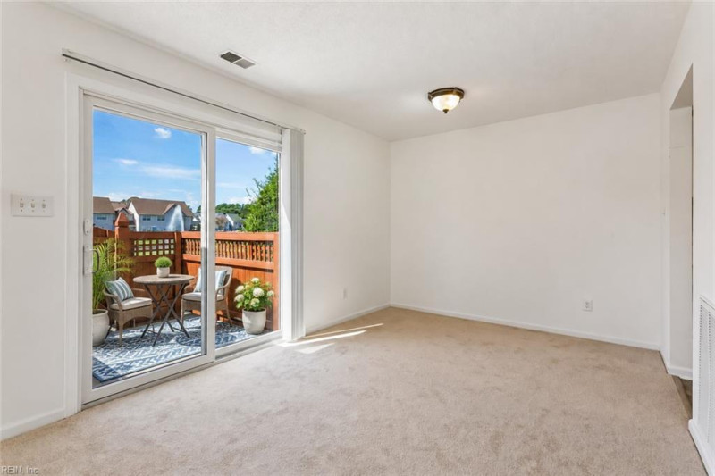 Photo 12 of 43 residential for sale in Portsmouth virginia