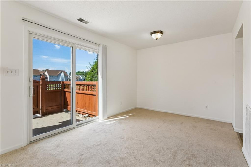 Photo 13 of 43 residential for sale in Portsmouth virginia