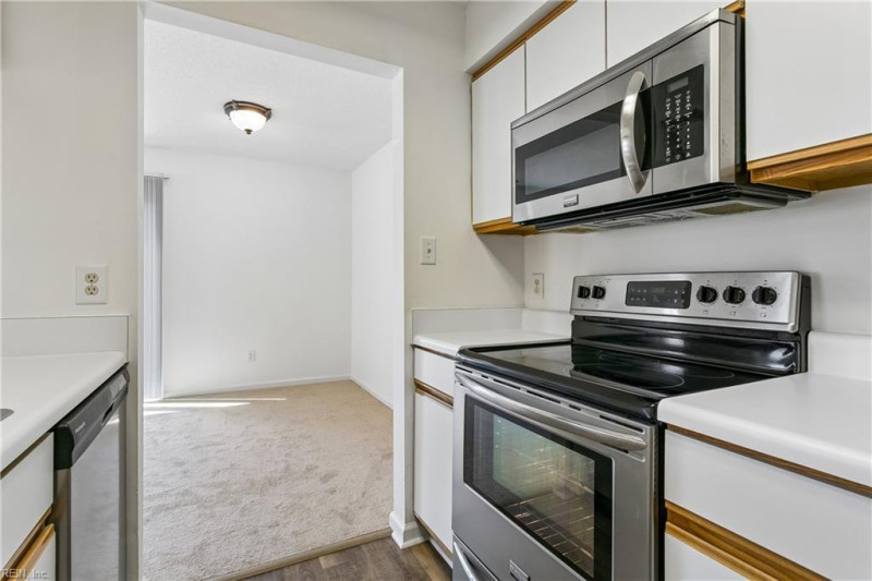 Photo 21 of 43 residential for sale in Portsmouth virginia