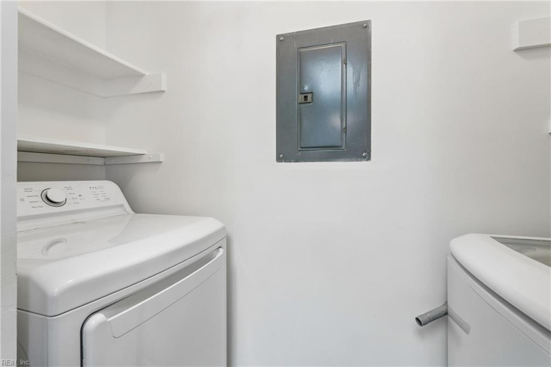 Photo 22 of 43 residential for sale in Portsmouth virginia