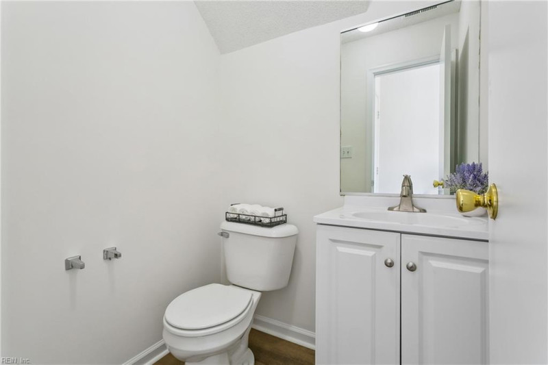 Photo 23 of 43 residential for sale in Portsmouth virginia