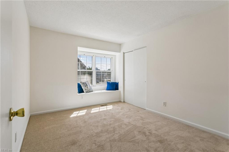 Photo 24 of 43 residential for sale in Portsmouth virginia