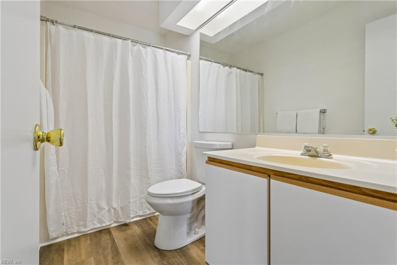 Photo 28 of 43 residential for sale in Portsmouth virginia
