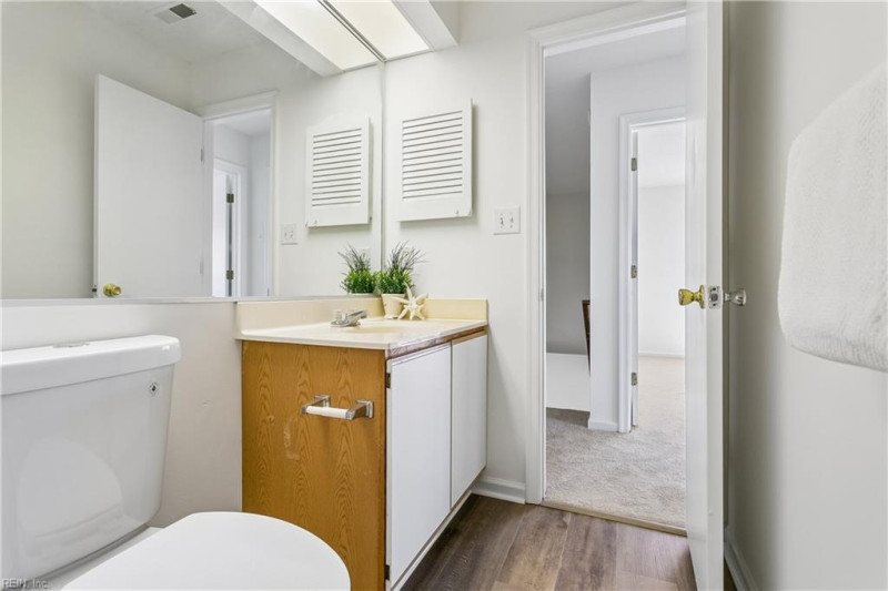 Photo 29 of 43 residential for sale in Portsmouth virginia