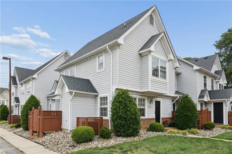 Photo 3 of 43 residential for sale in Portsmouth virginia