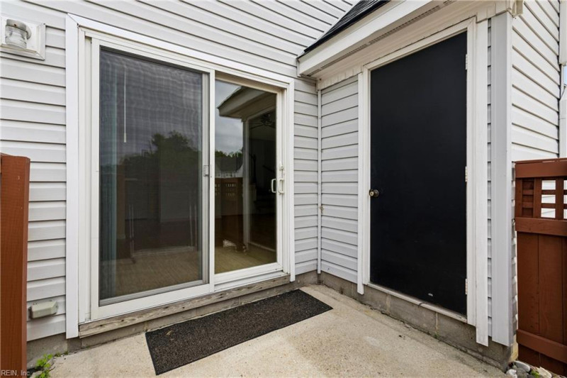 Photo 38 of 43 residential for sale in Portsmouth virginia