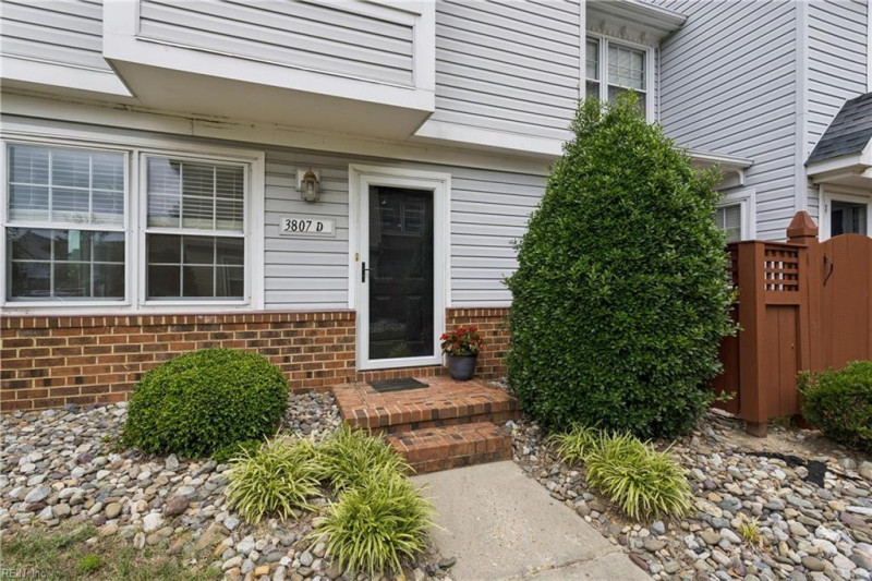 Photo 4 of 43 residential for sale in Portsmouth virginia