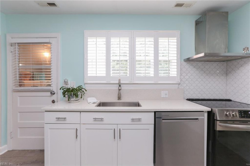 Photo 18 of 42 residential for sale in Norfolk virginia