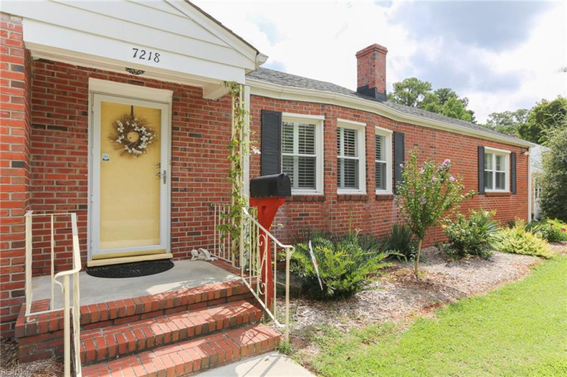 Photo 3 of 42 residential for sale in Norfolk virginia